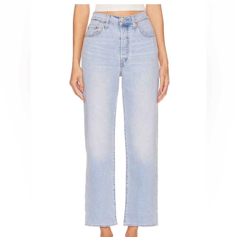 Levi’s Ribcage Straight Ankle in Middle Road